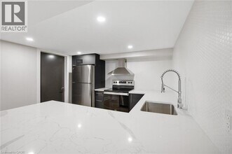 329 Rosedale Ave in Hamilton, ON - Building Photo - Building Photo