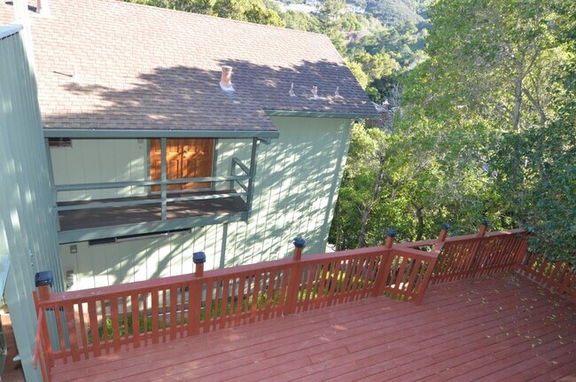 151 Dolton Ave in San Carlos, CA - Building Photo - Building Photo