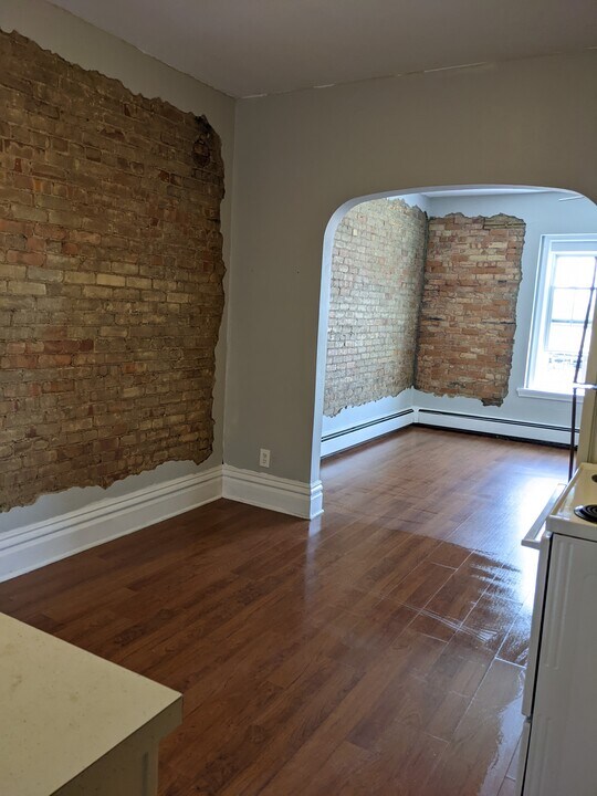 1139 S Washington Ave in Lansing, MI - Building Photo