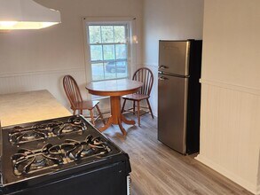 122 Dole Ave in Crystal Lake, IL - Building Photo - Building Photo