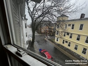 22 Bynner St, Unit 2 in Boston, MA - Foto de edificio - Building Photo