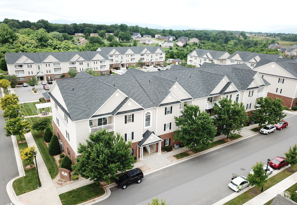 Gables of Cornerstone in Lynchburg, VA - Foto de edificio