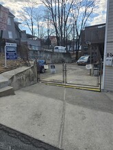 201 Oak St in Yonkers, NY - Building Photo - Building Photo