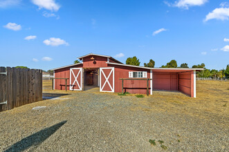 23551 Rancho Ramon Ct in Tracy, CA - Building Photo - Building Photo