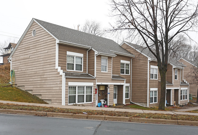 Camber Hill Townhomes in South St. Paul, MN - Building Photo - Building Photo