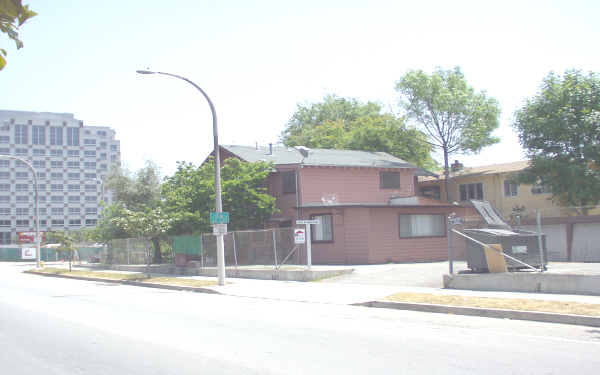 301-303 N Hudson Ave in Pasadena, CA - Building Photo