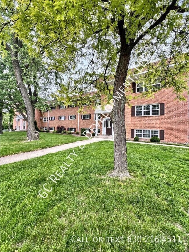 property at 525 Highview Ave