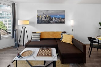 2415 2nd Ave, Unit SI ID1313860P in Seattle, WA - Foto de edificio - Building Photo