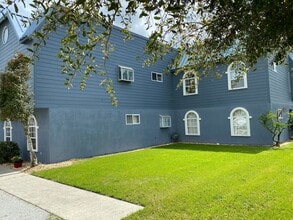 805 W 2nd St in Washington, NC - Foto de edificio - Building Photo