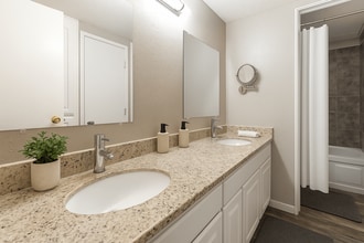 Flats at Brentwood in Fort Worth, TX - Building Photo - Building Photo
