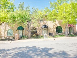 422 W Oak St in Weatherford, TX - Building Photo - Building Photo
