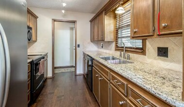 1012 S Cypress St in Wichita, KS - Building Photo - Building Photo