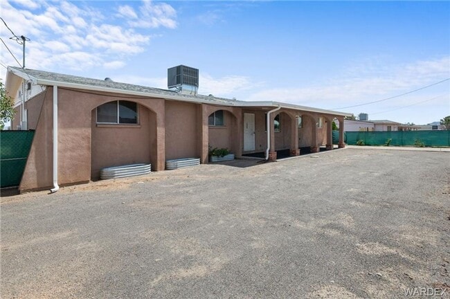 4410 N Van Nuys Rd in Kingman, AZ - Building Photo - Building Photo