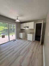 9008 John Paul Ct in Louisville, KY - Building Photo - Building Photo