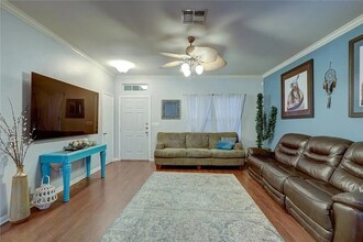 3013 Las Brisas St, Unit 19105 in Corpus Christi, TX - Foto de edificio - Building Photo