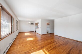 906 W Henry St in Linden, NJ - Building Photo - Building Photo