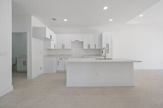 5245-5247 26th St SW in Lehigh Acres, FL - Building Photo - Building Photo