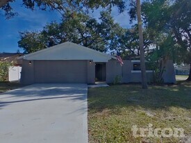 6801 Wayside Ct in Tampa, FL - Building Photo
