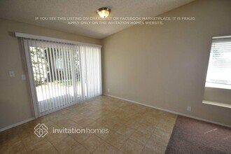 318 W Tenth Pl in Beaumont, CA - Foto de edificio - Building Photo