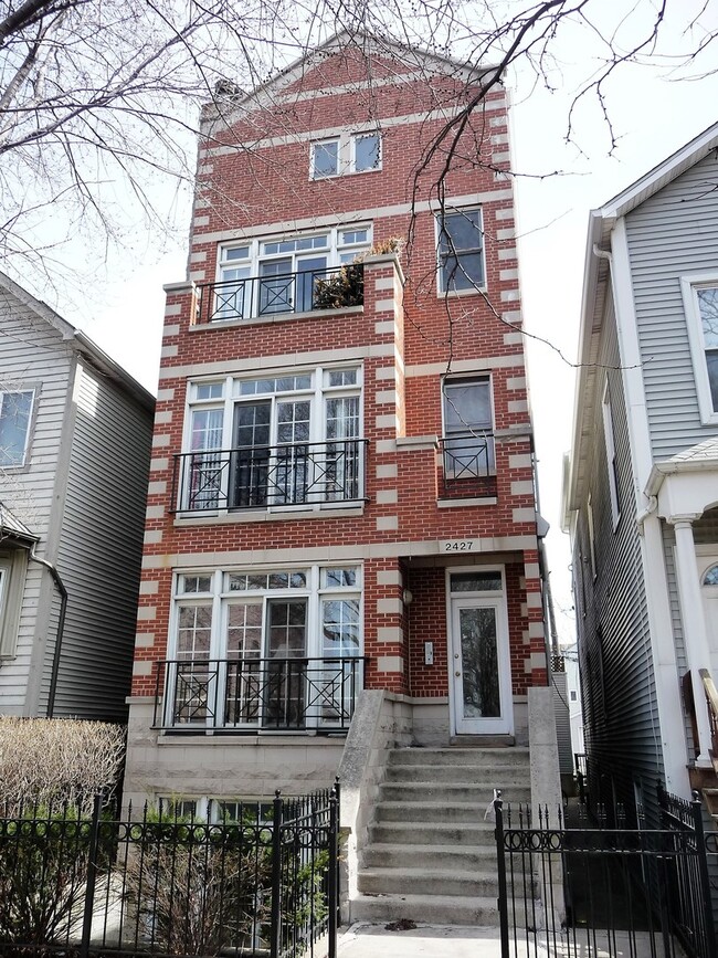 2427 N Greenview Ave in Chicago, IL - Building Photo - Building Photo