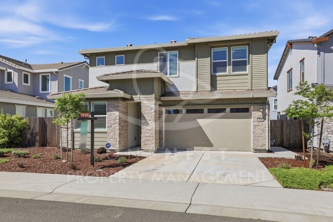 934 Hopkins St in Lincoln, CA - Building Photo - Building Photo