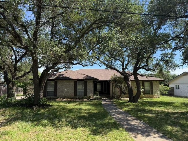 1106 Oakwood Dr in Leander, TX - Building Photo - Building Photo