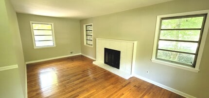 529 S Hairston Rd in Stone Mountain, GA - Building Photo - Building Photo