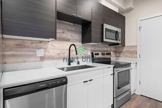 8839 Midvale Ave N in Seattle, WA - Building Photo - Building Photo