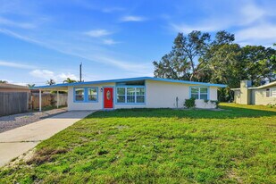 3128 Bay St in Sarasota, FL - Building Photo