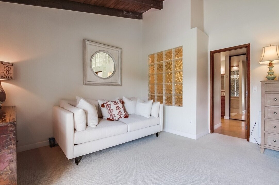 533 S Sierra Ave in Solana Beach, CA - Building Photo