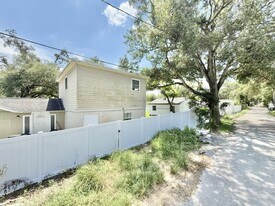 7512 E 21st Ave in Tampa, FL - Building Photo