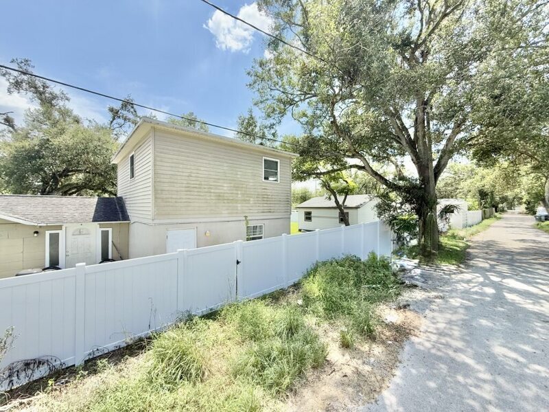 7512 E 21st Ave in Tampa, FL - Building Photo