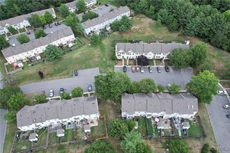 2926 Mary Beth Ln in Glen Allen, VA - Building Photo - Building Photo