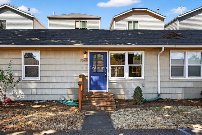 7349 SE Evergreen St in Portland, OR - Building Photo - Building Photo