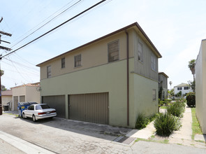 11515-11519 Washington Pl in Los Angeles, CA - Foto de edificio - Building Photo