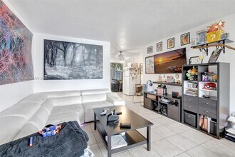5816 Cleveland St in Hollywood, FL - Building Photo - Building Photo