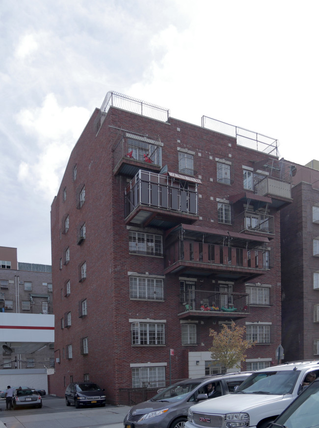 805 Bedford Ave in Brooklyn, NY - Building Photo - Building Photo