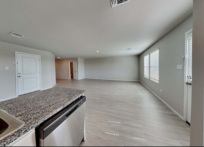 5721 Verracio Ct in San Antonio, TX - Foto de edificio - Building Photo