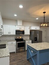 908 W La Pointe Ave in Alton, TX - Foto de edificio - Building Photo