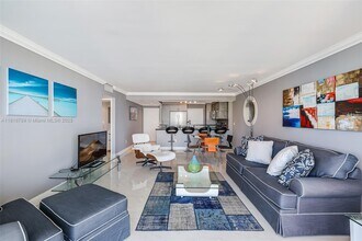 5838 Collins Ave in Miami Beach, FL - Building Photo - Building Photo