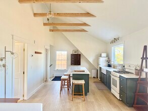 243 Basin Point Rd in Harpswell, ME - Building Photo - Building Photo