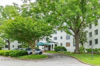 Royal Oaks Tower in Nashville, TN - Building Photo - Building Photo