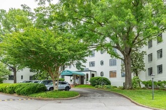 Royal Oaks Tower in Nashville, TN - Foto de edificio - Building Photo