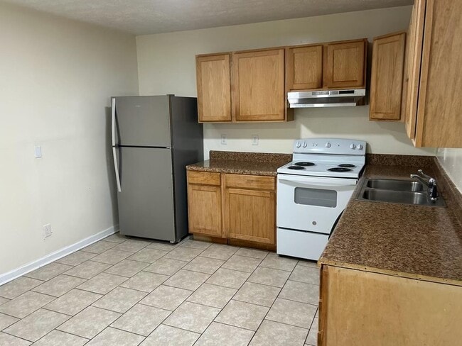 5733 Aftonshire Dr in Fayetteville, NC - Building Photo - Building Photo