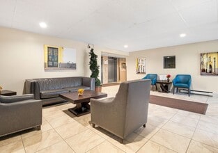 Marine Court in Windsor, ON - Building Photo - Building Photo