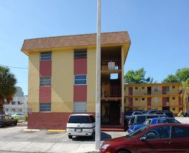 Brickell West Apartments in Miami, FL - Building Photo - Building Photo