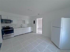 1626 SW 9th St, Unit 1626 in Miami, FL - Building Photo - Building Photo