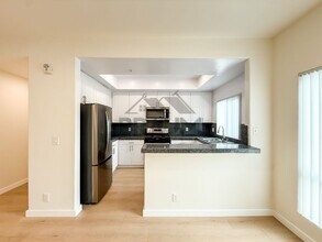 11035 Moorpark St in Los Angeles, CA - Building Photo - Building Photo