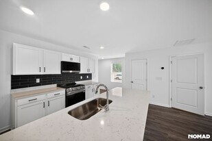 2401 Brookville Dr in Greenville, NC - Building Photo