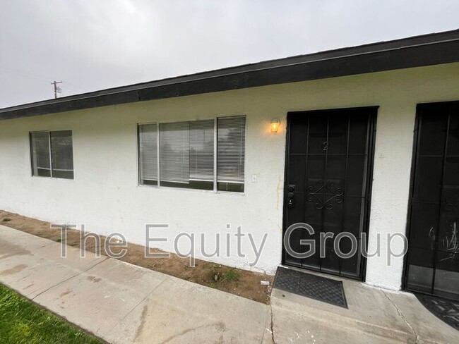 1476 N Cobb St in Porterville, CA - Building Photo - Building Photo